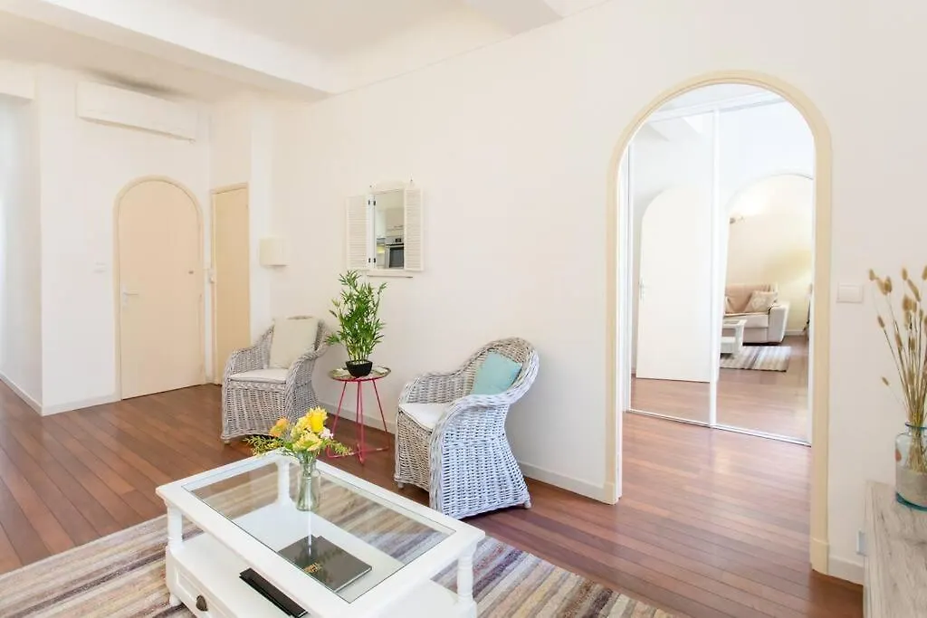 C17 2P Port Palais & Croisette 8Mins Walk Balcony Apartment Cannes France