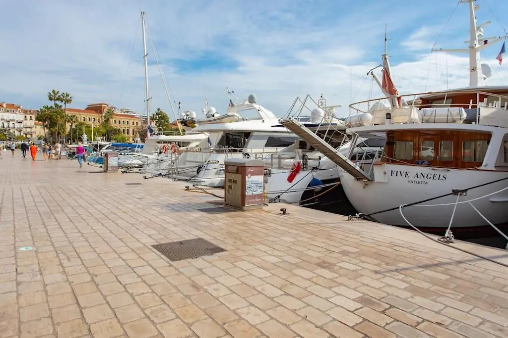 C17 2P Port Palais & Croisette 8Mins Walk Balcony Apartment Cannes 0*,  France