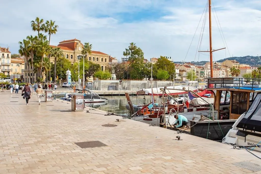 C17 2P Port Palais & Croisette 8Mins Walk Balcony Apartment Cannes France