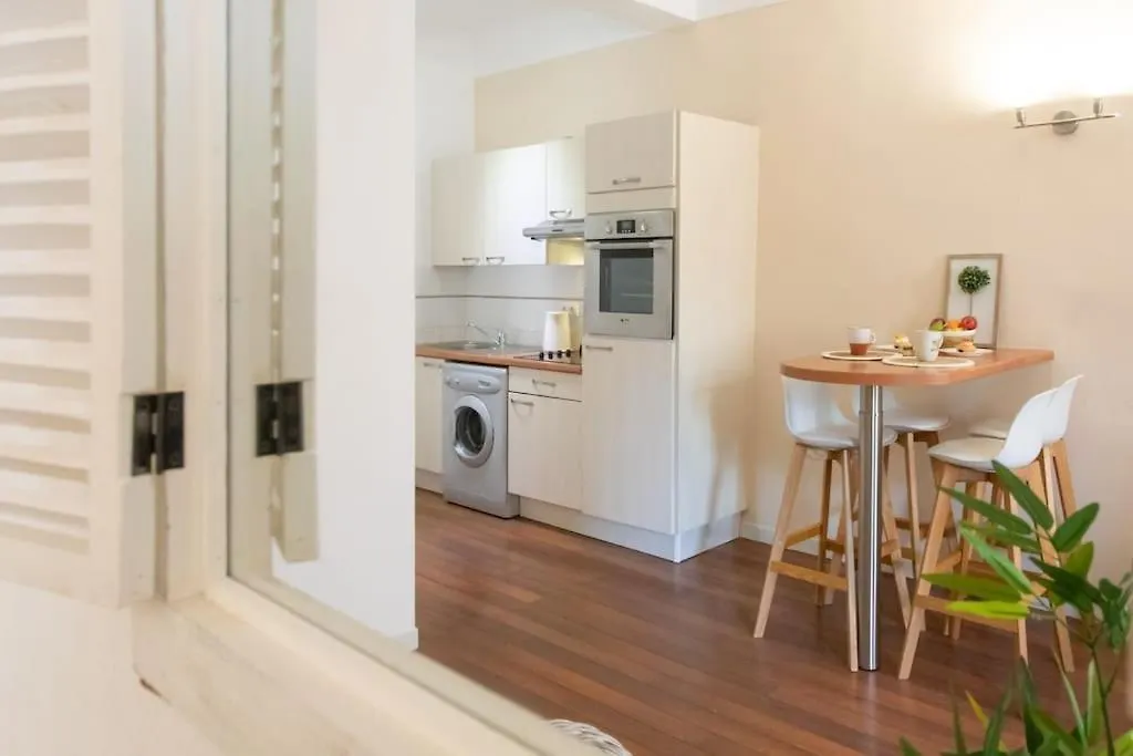 칸느 C17 2P Port Palais & Croisette 8Mins Walk Balcony 아파트