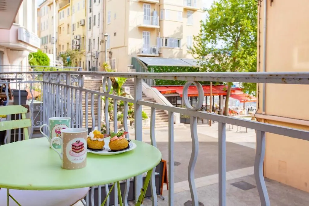 C17 2P Port Palais & Croisette 8Mins Walk Balcony Apartment Cannes France