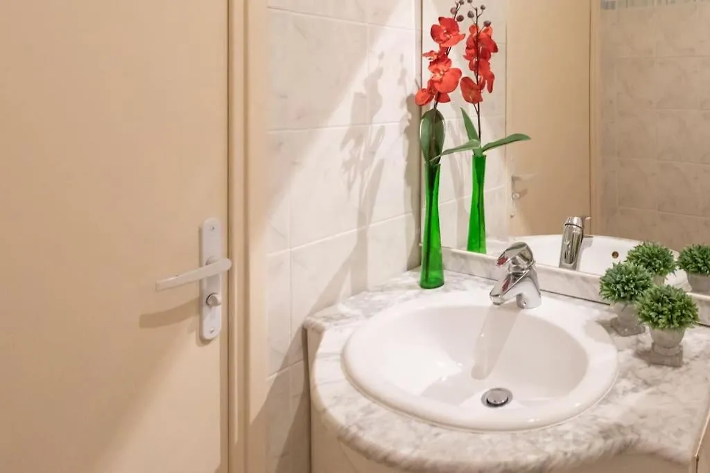 C17 2P Port Palais & Croisette 8Mins Walk Balcony Apartment Cannes France
